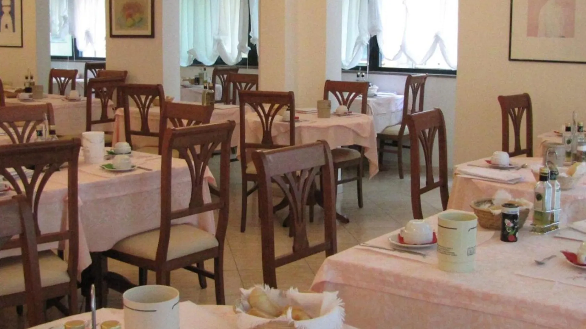 Hotel Caruso ريميني