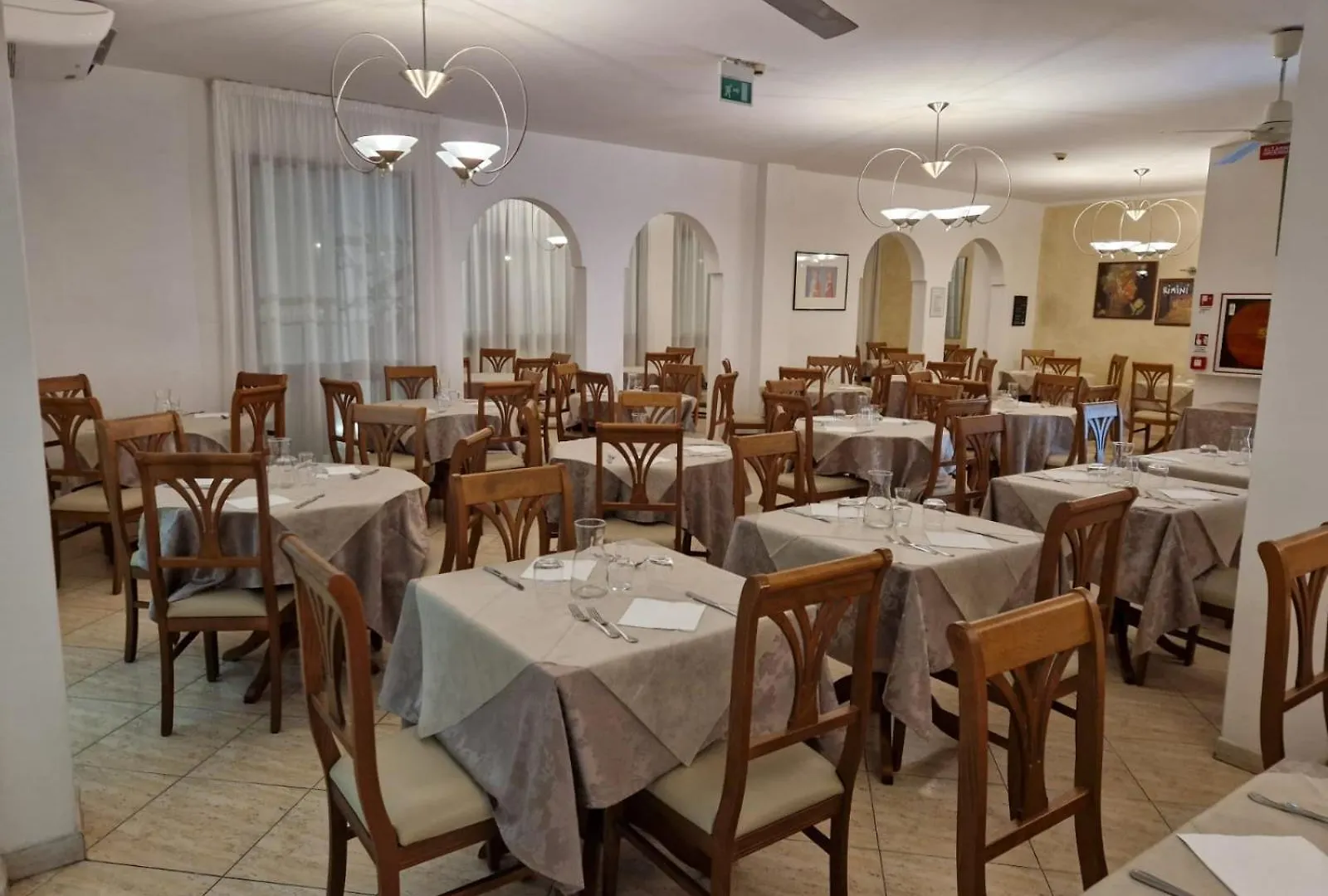 Hotel Caruso ريميني 3*,