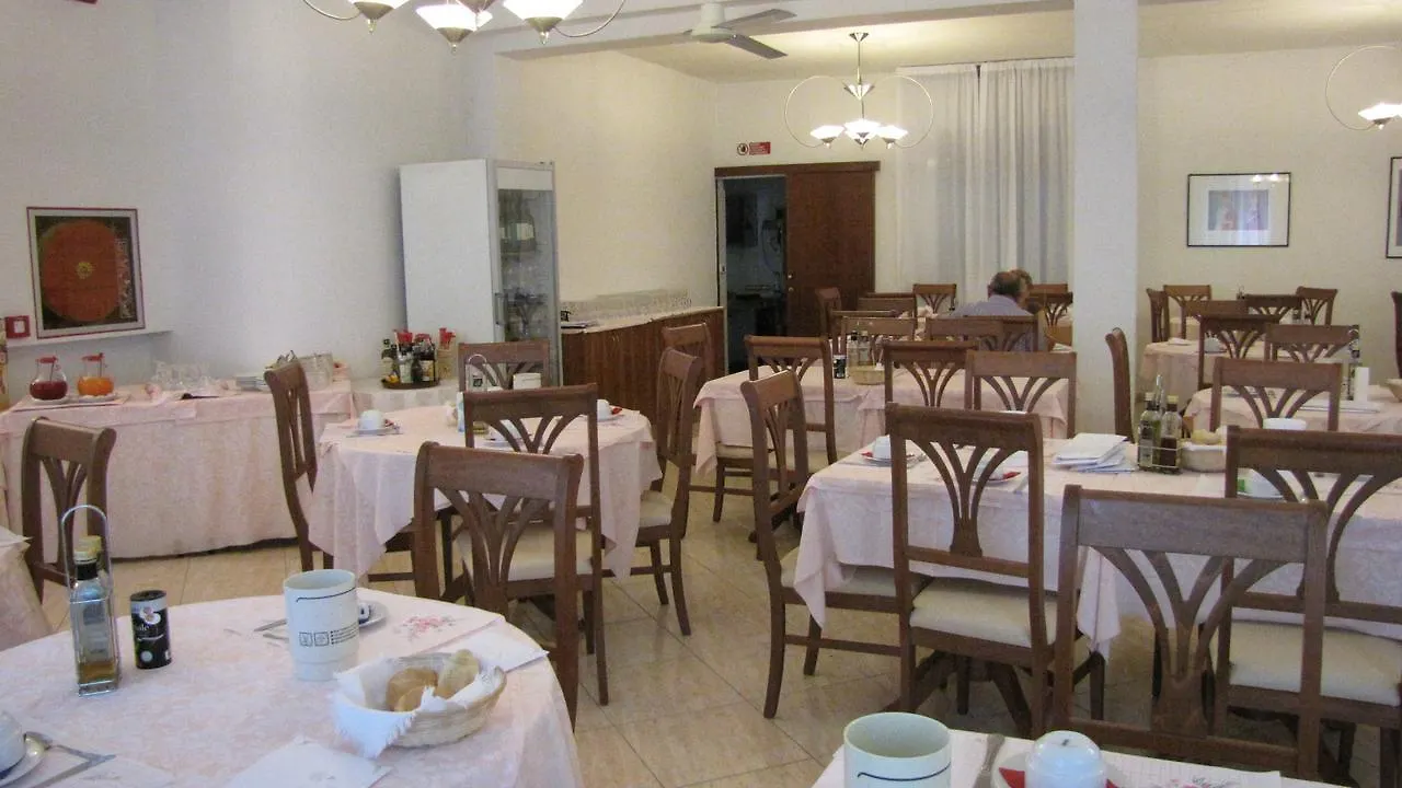Hotel Caruso ريميني 3*,  إيطاليا
